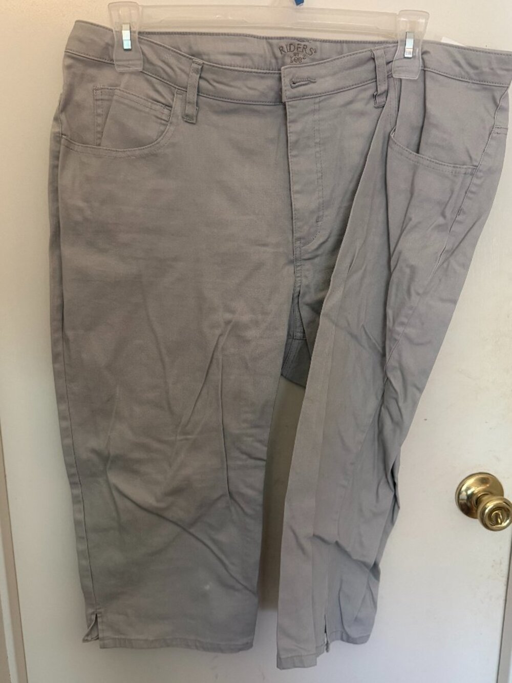 Riders by Lee Light Gray Capris W 20W